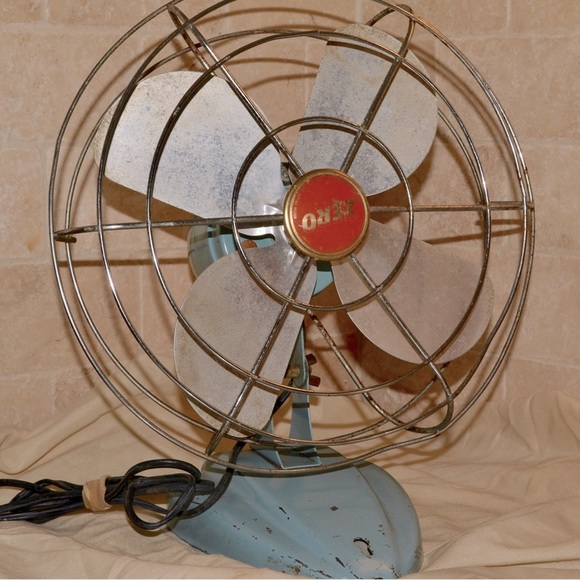 Vintage Zero by McGraw Desk Fan 1260R WORKS GREAT! - Picture 1 of 5